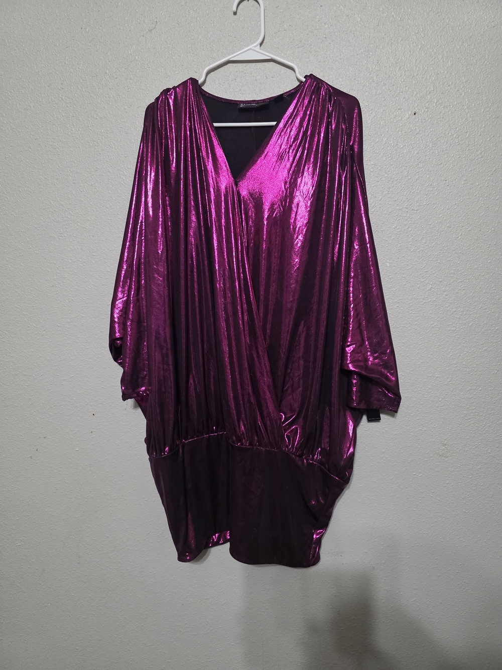 New York & Company Metallic Magenta V-Neck Top